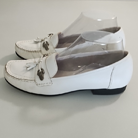 White Soft Leather Loafers with Tassels and Pewter Metal Ornament Rubber Soles - Picture 3 of 16